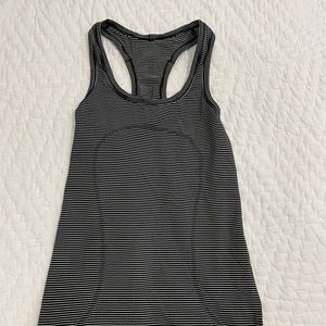 Lululemon swiftly tech tank top size 4!